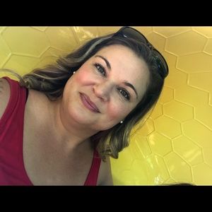 Meet your Posher, Leah